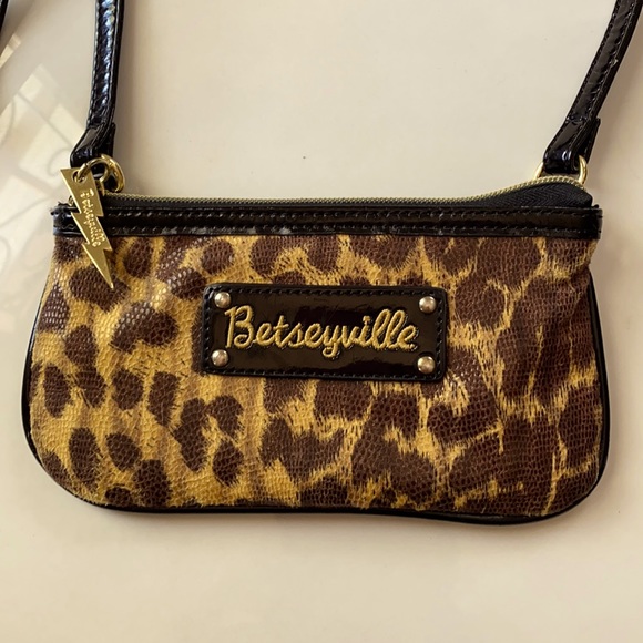 Authentic small leopard BetsyJohnson bag - Picture 1 of 7